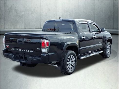 Used 2021 Toyota Tacoma Limited image 14