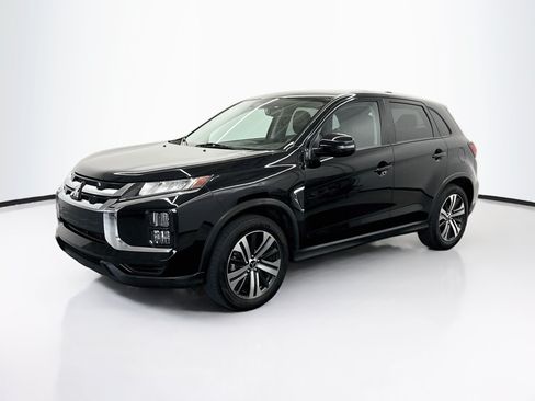 Used 2025 Mitsubishi Outlander Sport SE AWD/4WD image 3