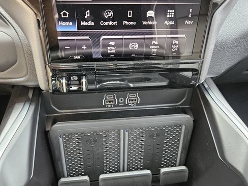 New 2025 RAM 2500 Laramie AWD/4WD image 20