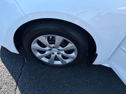 Used 2024 Toyota Corolla LE FWD image 28