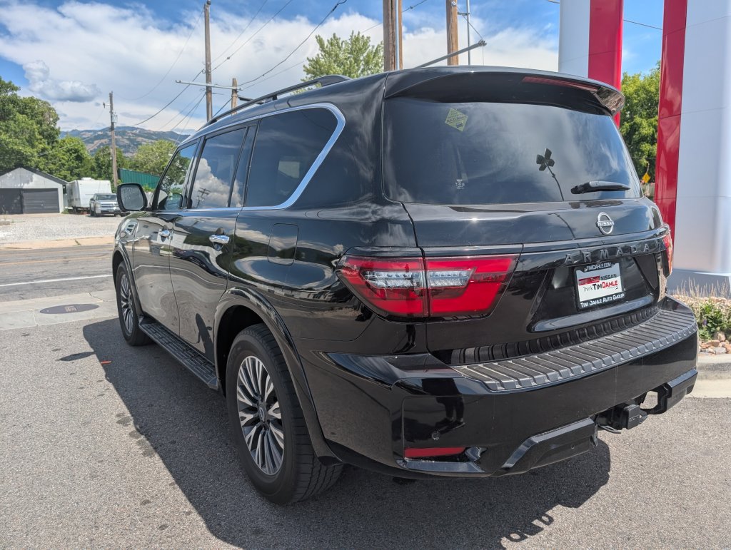 Used 2023 Nissan Armada SL w/ Midnight Edition Package AWD/4WD image 6