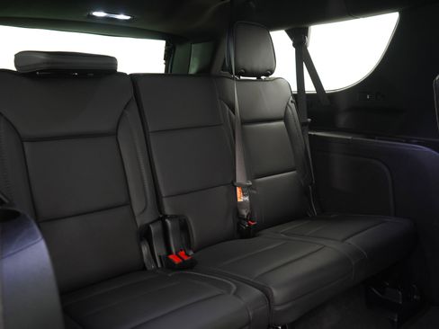 Used 2025 GMC Yukon XL Denali AWD/4WD image 16