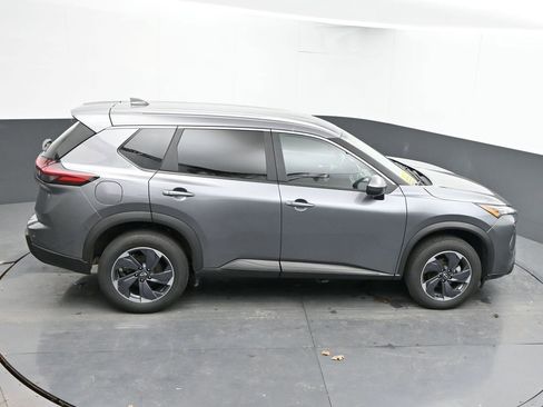 Used 2025 Nissan Rogue SV FWD image 44