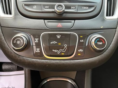 Used 2016 Chevrolet Malibu LT FWD image 31