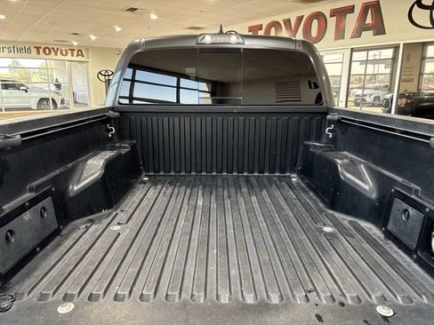 Used 2018 Toyota Tacoma TRD Off-Road w/ TRD Premium Off Road Package RWD image 24