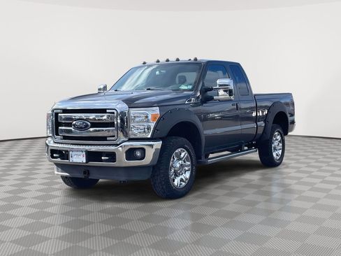 Used 2015 Ford F250 Lariat w/ Chrome Package image 3