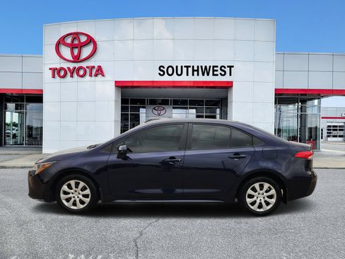 Used 2025 Toyota Corolla LE FWD image 3