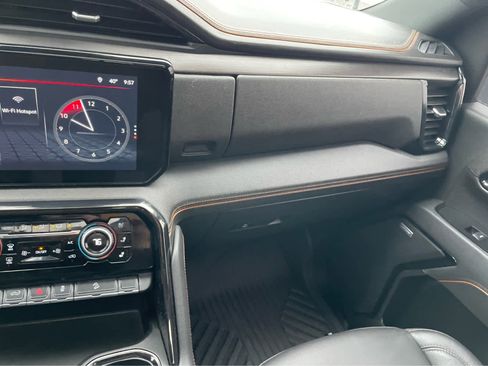 Used 2025 GMC Sierra 2500 AT4 w/ AT4 Premium Plus Package image 28