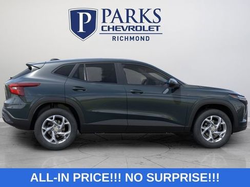 New 2026 Chevrolet Trax LS w/ LS Convenience Package FWD image 8