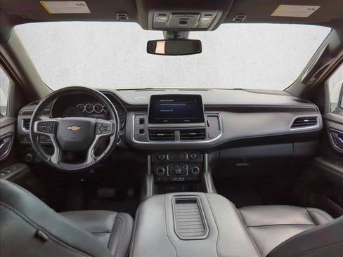 Used 2021 Chevrolet Suburban LT RWD image 18