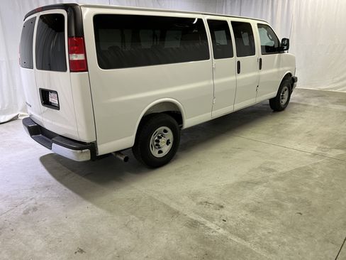 Used 2025 Chevrolet Express 3500 LT w/ LT Preferred Equipment Group RWD image 11