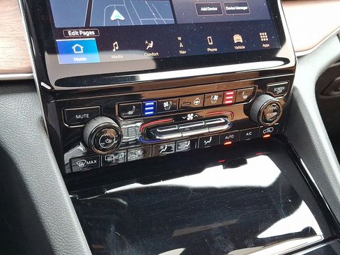 Used 2021 Jeep Grand Cherokee L Summit w/ Advanced Protech Group IV image 19