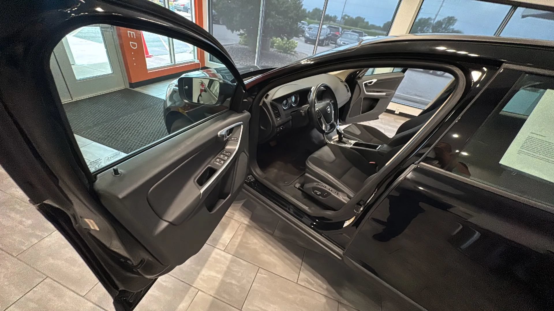 Used 2013 Volvo XC60 3.2 FWD image 18