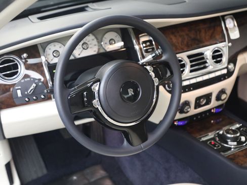 Certified 2014 Rolls-Royce Ghost RWD image 24