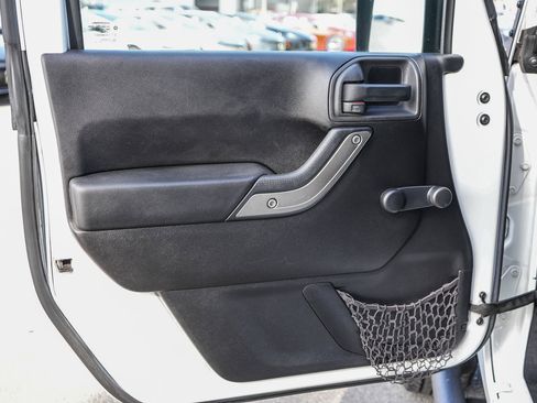 Used 2015 Jeep Wrangler Sport image 20