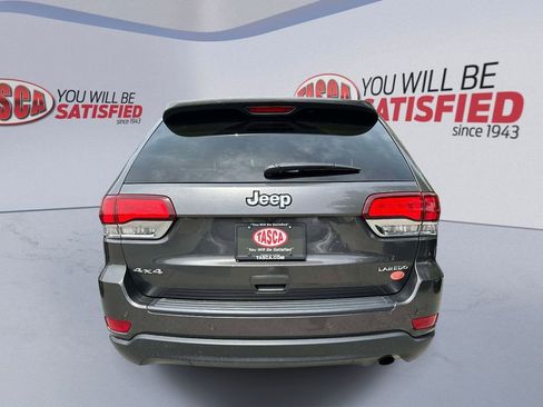 Used 2021 Jeep Grand Cherokee Laredo AWD/4WD image 3