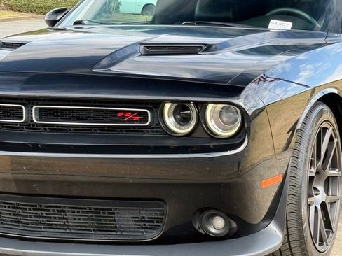 Used 2016 Dodge Challenger R/T Scat Pack w/ Leather Interior Group image 11