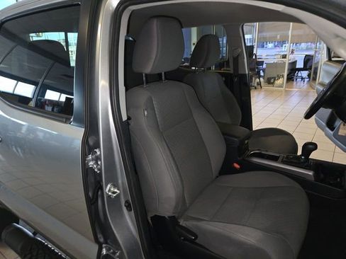 Used 2022 Toyota Tacoma SR5 w/ Technology Package RWD image 24