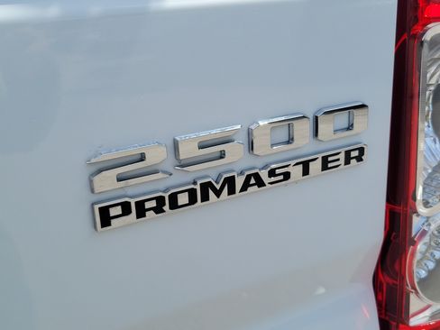 Used 2025 RAM ProMaster 2500 w/ U-Haul Equipment Group FWD image 28