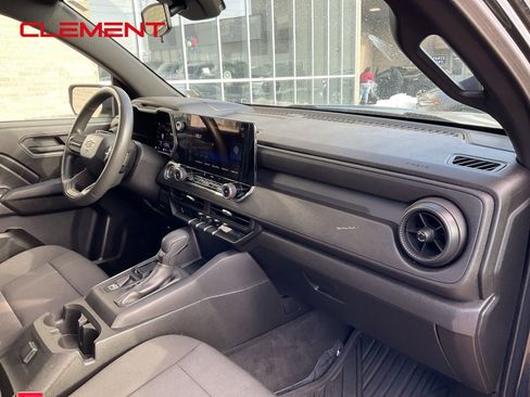 Used 2024 Chevrolet Colorado W/T RWD image 29