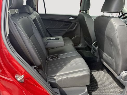 Used 2022 Volkswagen Tiguan SE w/ Panoramic Sunroof Package AWD/4WD image 14