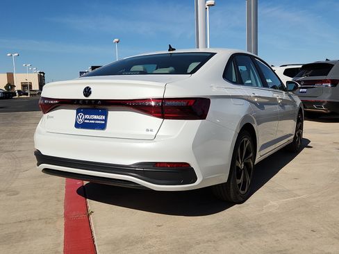 New 2026 Volkswagen Jetta SE FWD image 7