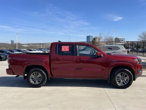 Certified 2025 Nissan Frontier SV w/ Tow Package image 3