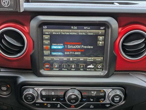 Used 2021 Jeep Gladiator Rubicon AWD/4WD image 18