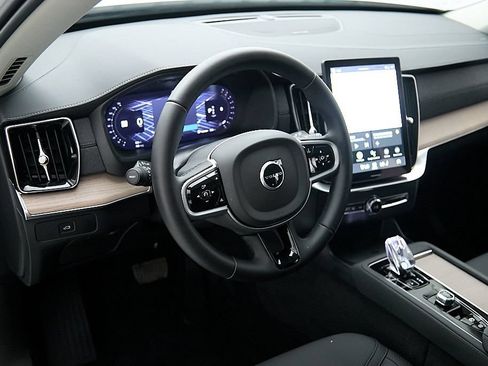 New 2026 Volvo XC90 B6 Plus w/ Protection Package AWD/4WD image 13