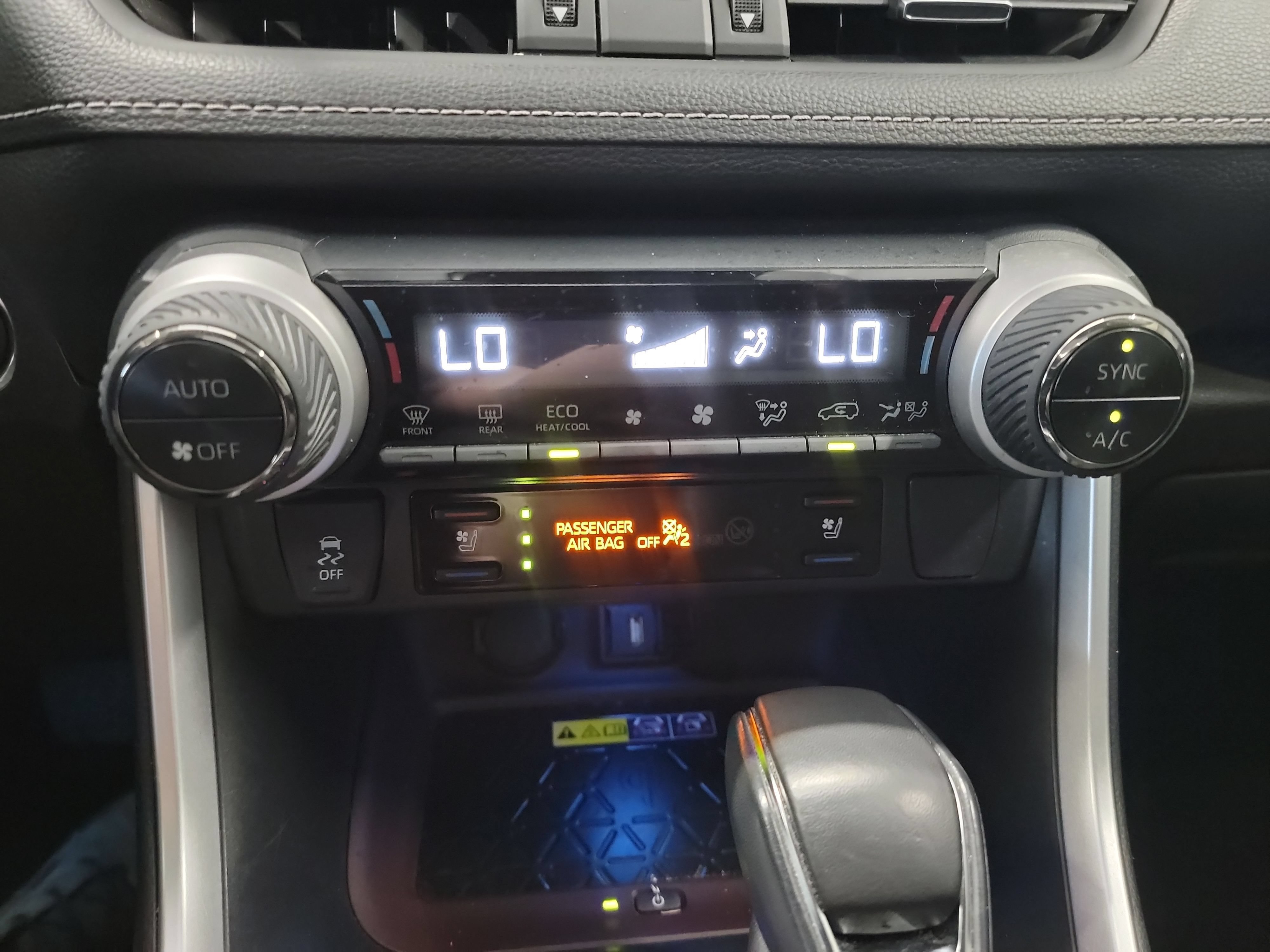 Used 2022 Toyota RAV4 Limited AWD/4WD image 21