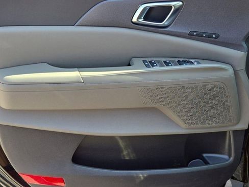 New 2026 Kia Carnival EX image 15