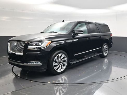 Used 2024 Lincoln Navigator L 4WD image 7