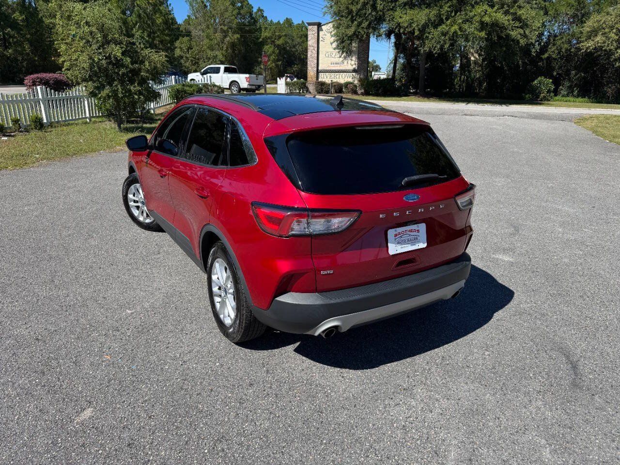Used 2020 Ford Escape SE FWD image 4