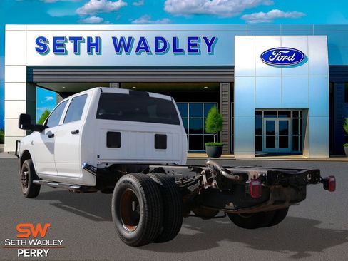 Used 2024 RAM 3500 Tradesman w/ Chrome Appearance Group image 7