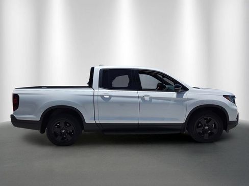 Certified 2024 Honda Ridgeline Black Edition image 2