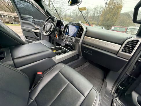 Used 2022 Ford F250 Lariat w/ Tremor Off-Road Package image 26