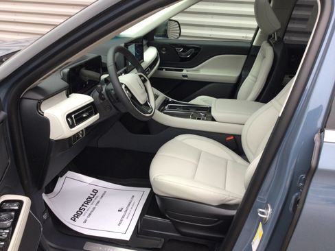 New 2026 Lincoln Aviator Reserve w/ Illumination Package AWD/4WD image 8