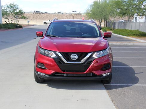 Used 2022 Nissan Rogue Sport SV w/ Technology Package image 2