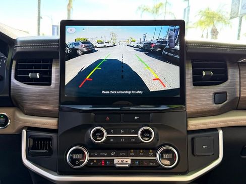 Used 2023 Ford Expedition Limited image 27