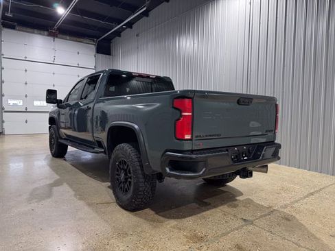 Used 2025 Chevrolet Silverado 2500 ZR2 w/ Technology Package image 3