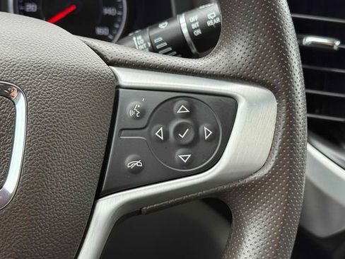 Used 2021 GMC Acadia SLE image 12