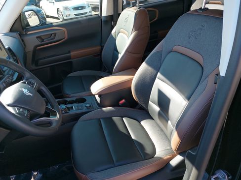 Used 2024 Ford Bronco Sport Outer Banks w/ Tech Package image 16