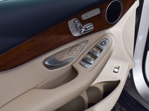 Certified 2022 Mercedes-Benz GLC 300 GLC 300 image 10