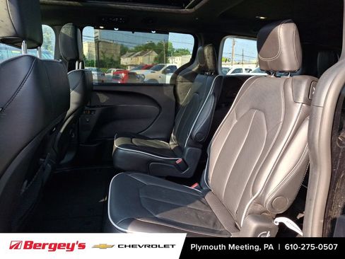 Used 2026 Chrysler Pacifica Limited w/ S Appearance Package FWD image 14