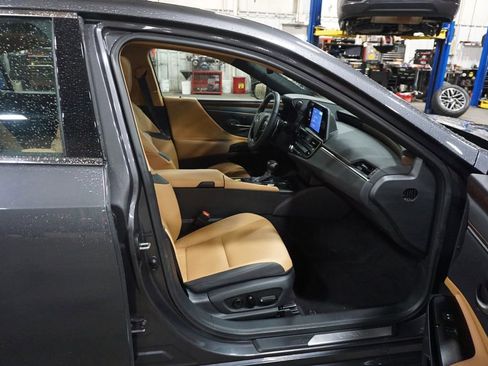 Used 2023 Lexus ES 350 350 w/ Premium Package image 18