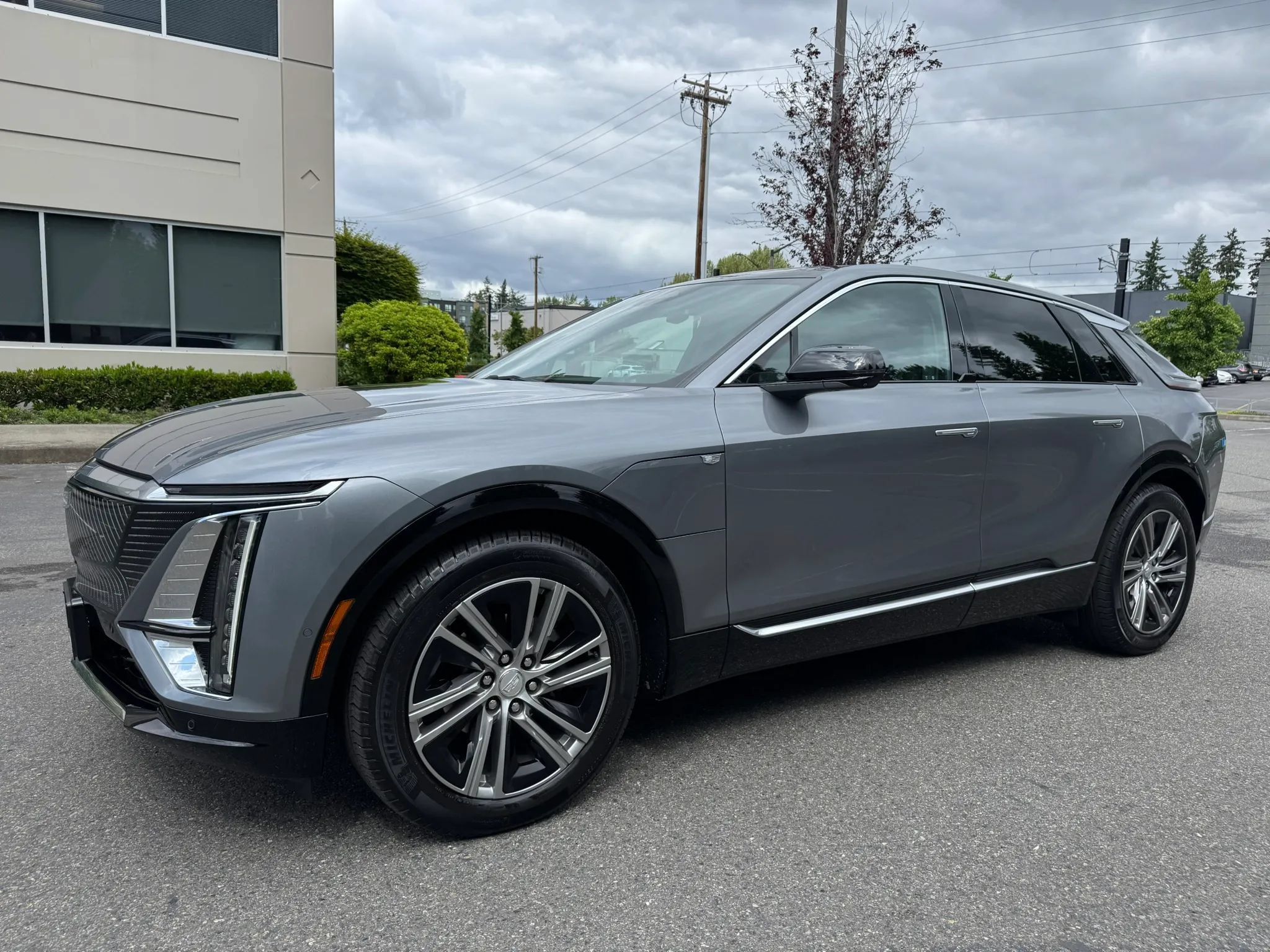 Used 2023 Cadillac Lyriq AWD image 5