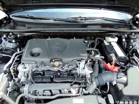 Used 2020 Toyota Camry XSE image 39