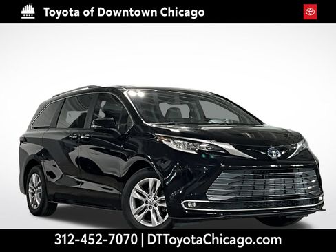 Used 2023 Toyota Sienna Limited FWD image 1