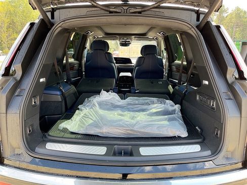 New 2026 Cadillac Vistiq Premium Luxury w/ LPO, Floor Liner Package image 26