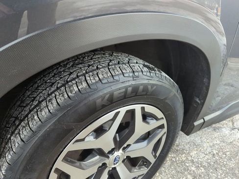 Used 2023 Subaru Forester Premium image 34